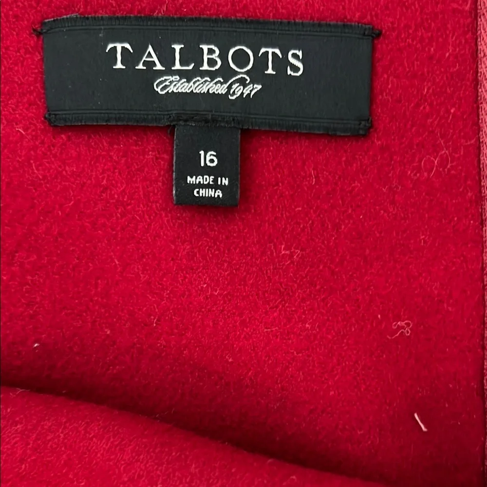 Elegant Red Women's Skirt - Picture 2 of 3